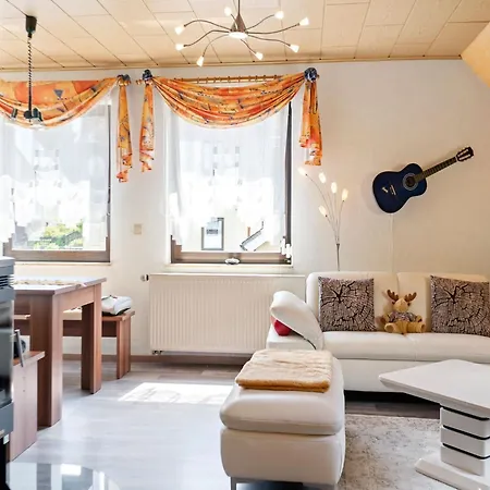 Charming Attic Retreat, Cleaning Included Apartment