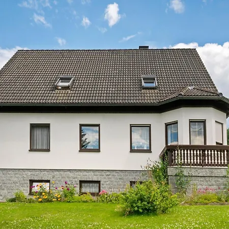 Apartment Charming Attic Retreat, Cleaning Included
