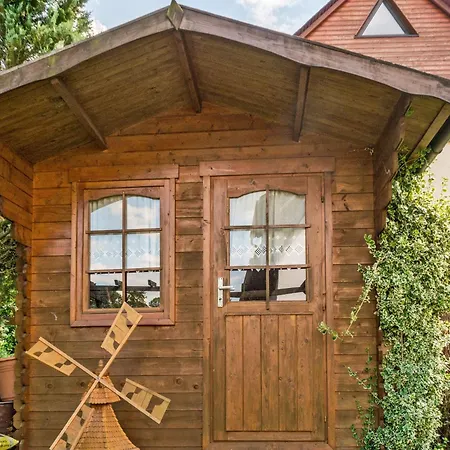 Charming Attic Retreat, Cleaning Included Apartment