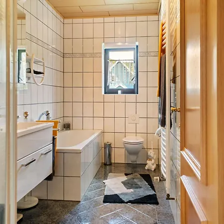 Apartment Charming Attic Retreat, Cleaning Included *