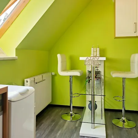 Apartment Charming Attic Retreat, Cleaning Included Pöhla