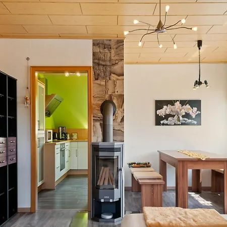 Charming Attic Retreat, Cleaning Included Apartment