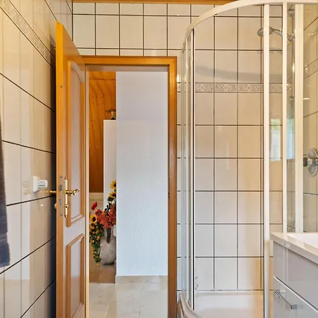 Charming Attic Retreat, Cleaning Included Apartment *